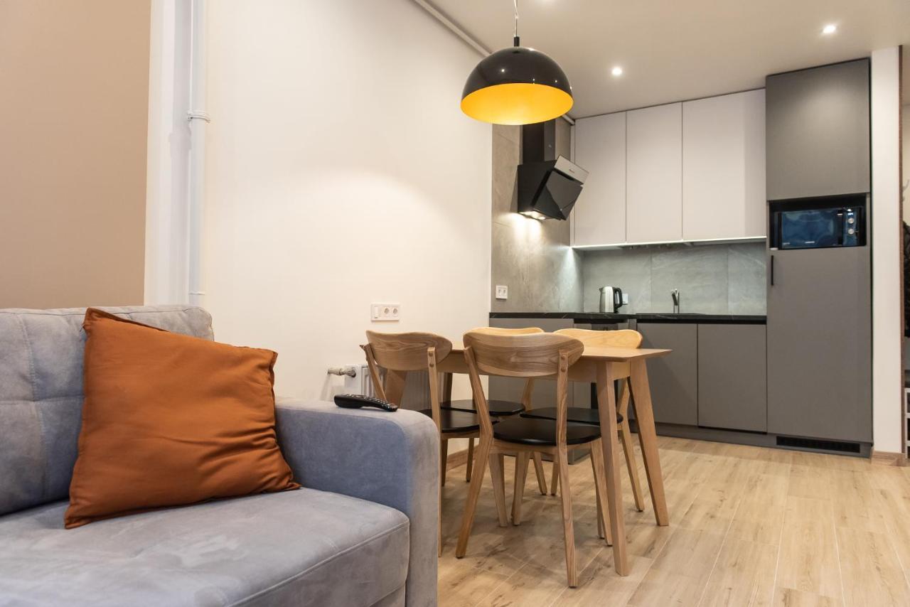 Dream Life Apartment リヴィウ エクステリア 写真